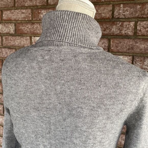 Cable & Gauge Gray Turtleneck Sweater With Lacing Detail At Neckline - Size XS - Picture 6 of 9